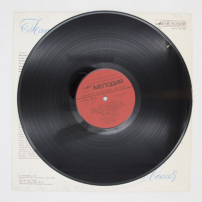 Поет Песни Булата Окуджавы